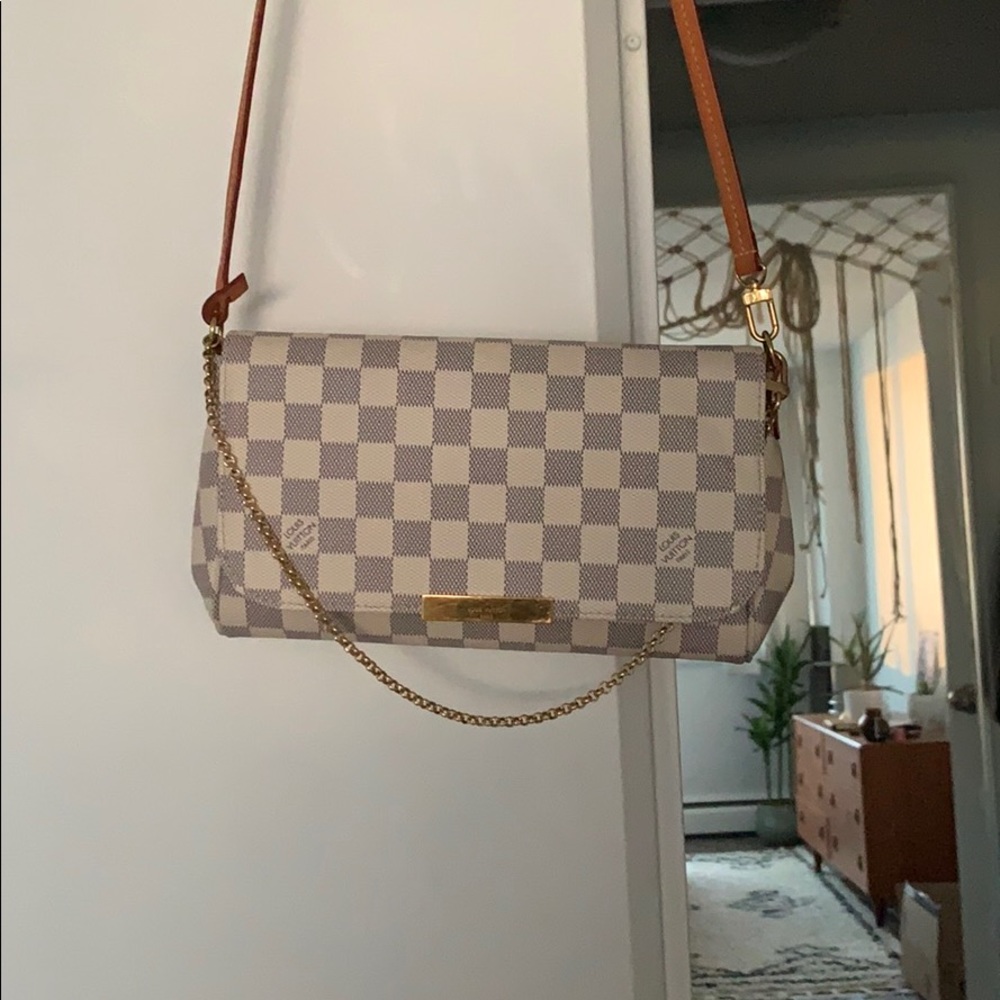 Louis Vuitton favorite mm purse